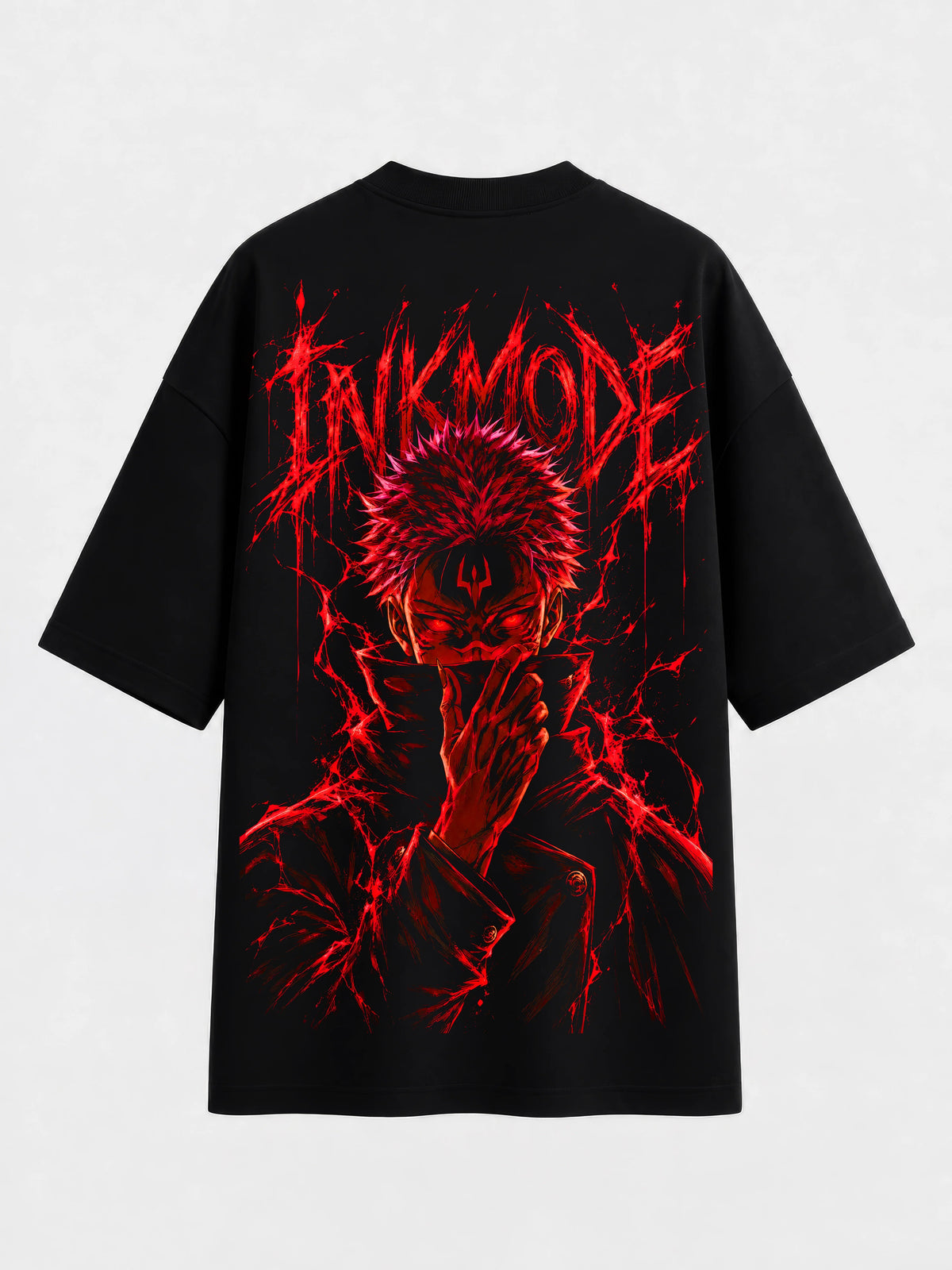 Camiseta oversized preta Inkmode com estampa grande do Ryomen Sukuna em vermelho nas costas